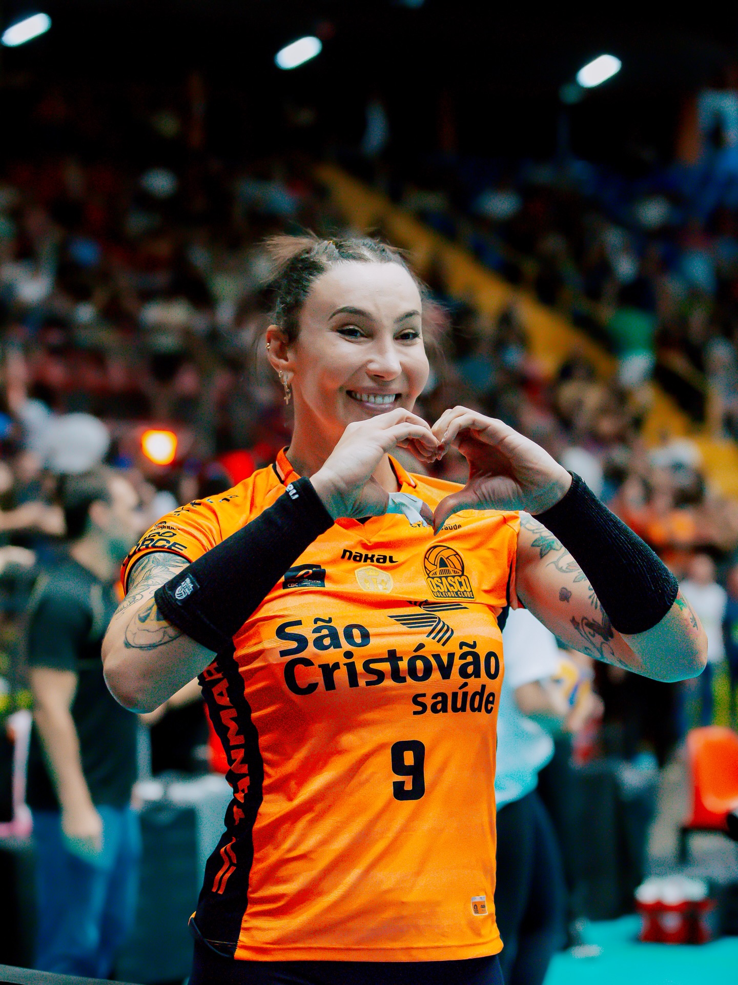 Ex-jogadora Ingrid Caravellas banca veto a mulheres trans no vôlei e manda recado a Tifanny